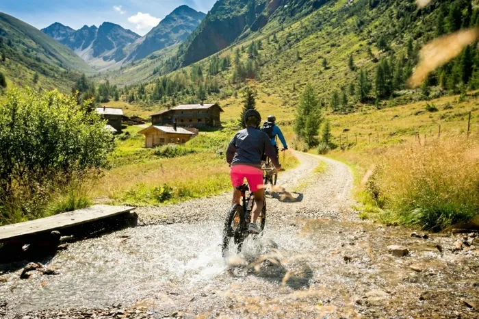 Mountain biking to the Bruggeralm