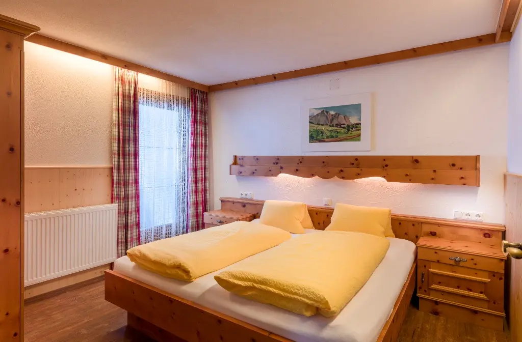 Schlafzimmer in einer der Ferienwohnungen 2 bis 5